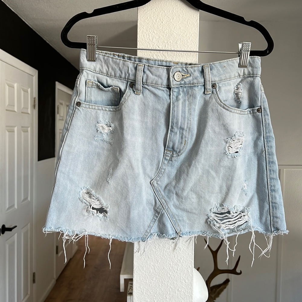 Aeropostale light wash raw hem mini skirt denim